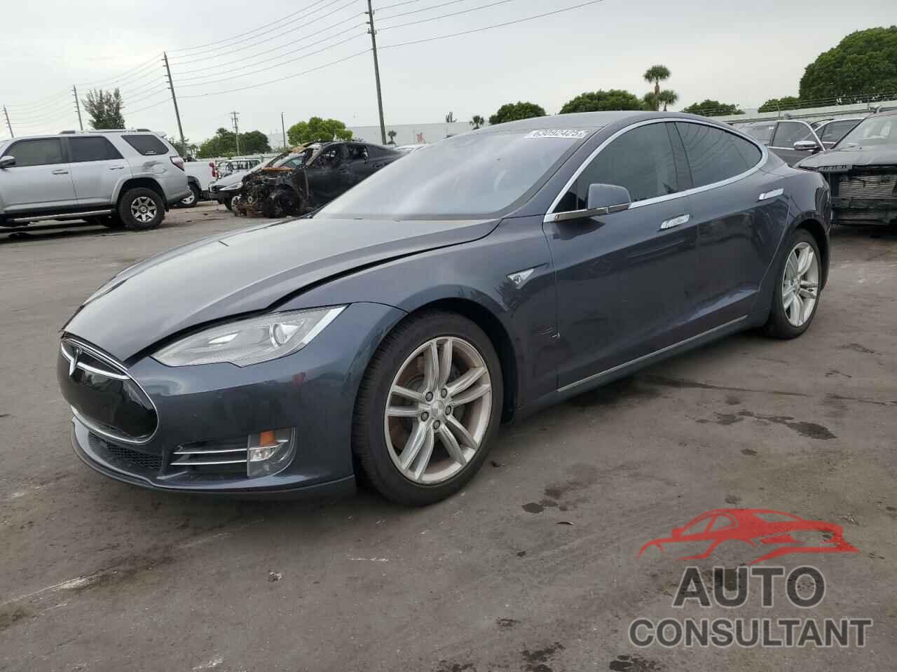 TESLA MODEL S 2015 - 5YJSA1H28FFP69695