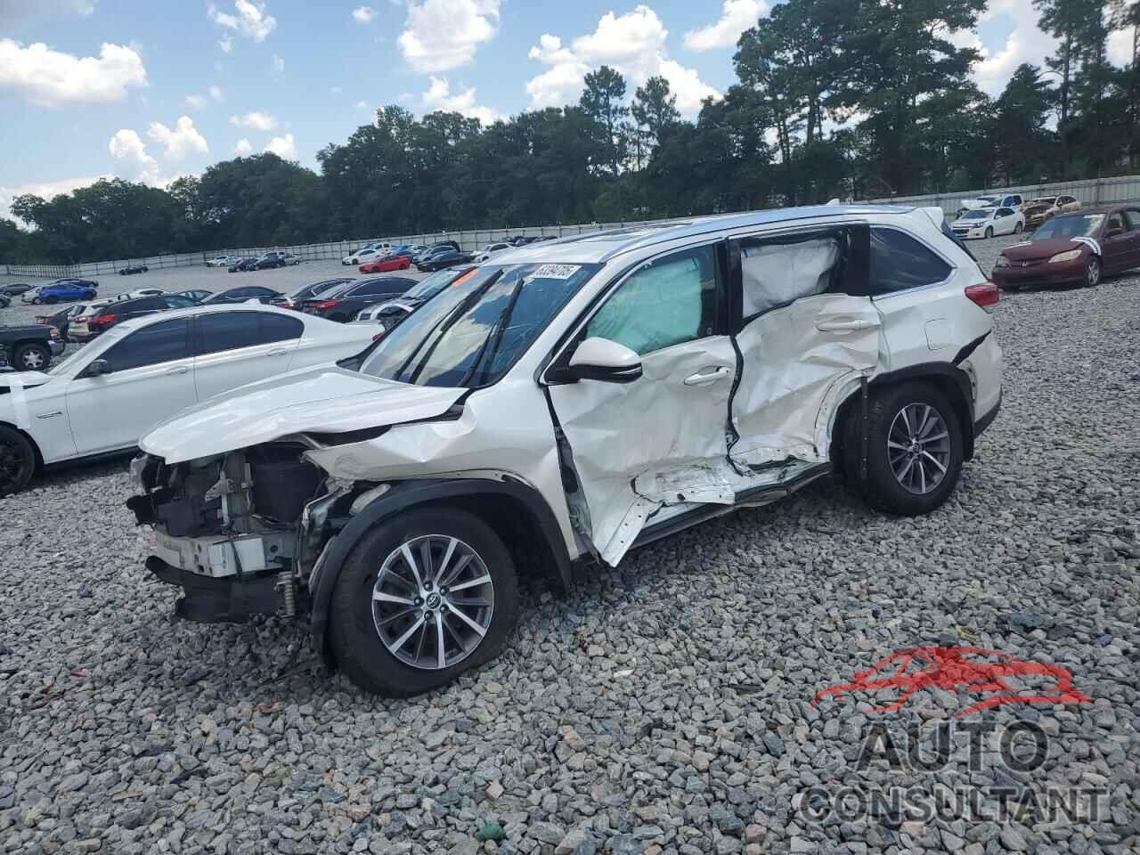 TOYOTA HIGHLANDER 2019 - 5TDJZRFH6KS595660