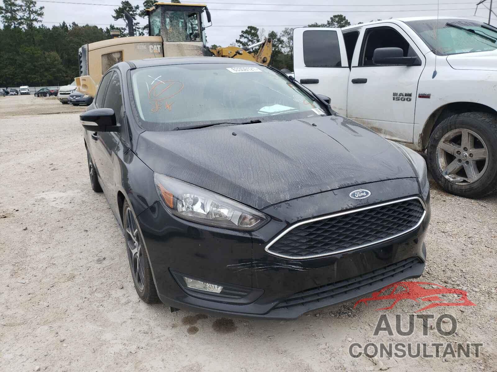 FORD FOCUS 2018 - 1FADP3M2XJL240155
