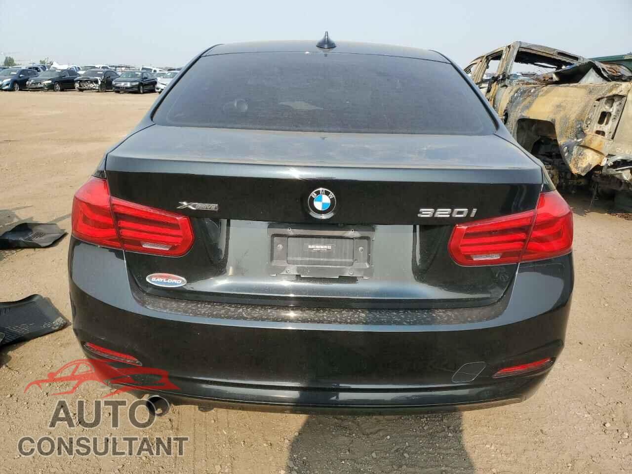 BMW 3 SERIES 2018 - WBA8A3C57JA487165