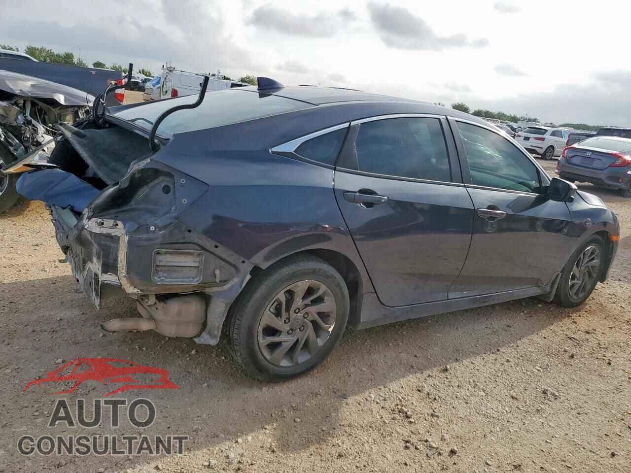 HONDA CIVIC 2018 - 2HGFC2F74JH500307