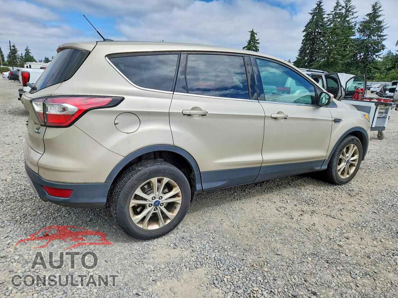 FORD ESCAPE 2017 - 1FMCU9GD0HUC81019
