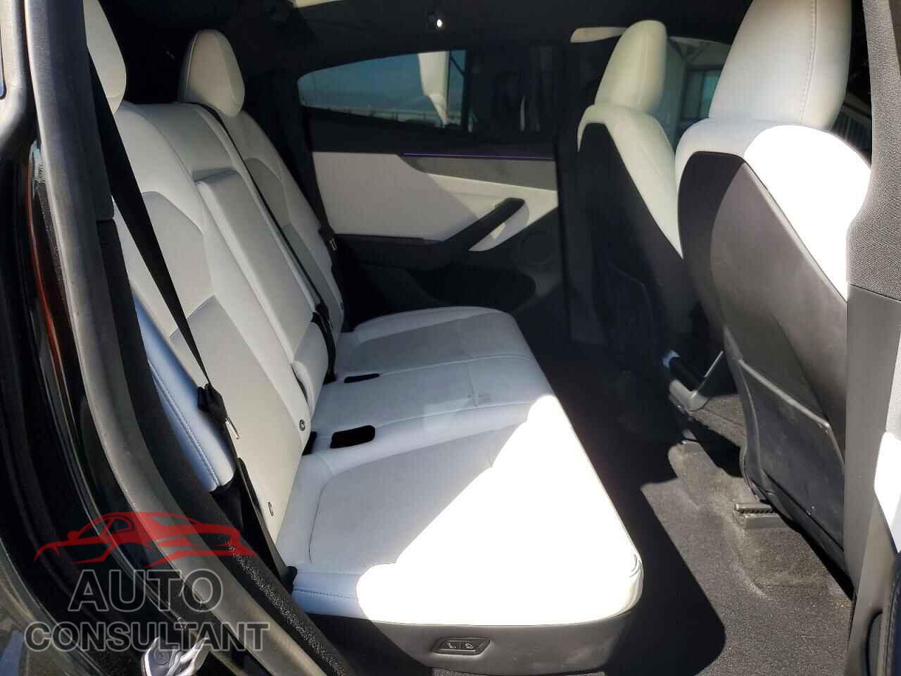 TESLA MODEL Y 2026 - 7SAYGDED0TF586452