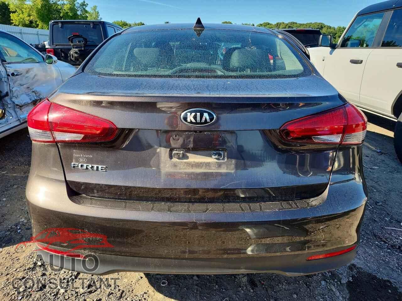 KIA FORTE 2018 - 3KPFL4A72JE227610