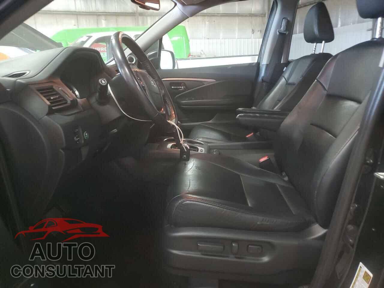 HONDA PILOT 2017 - 5FNYF6H56HB049902