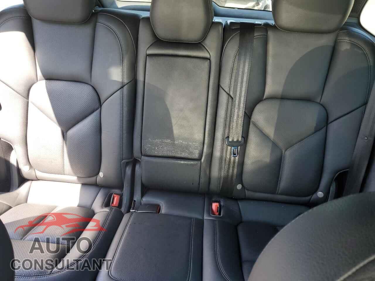 PORSCHE CAYENNE 2015 - WP1AB2A28FLA59572