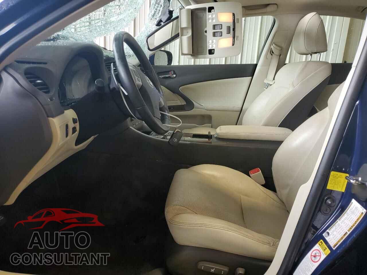 LEXUS IS 2012 - JTHCF5C23C5056185