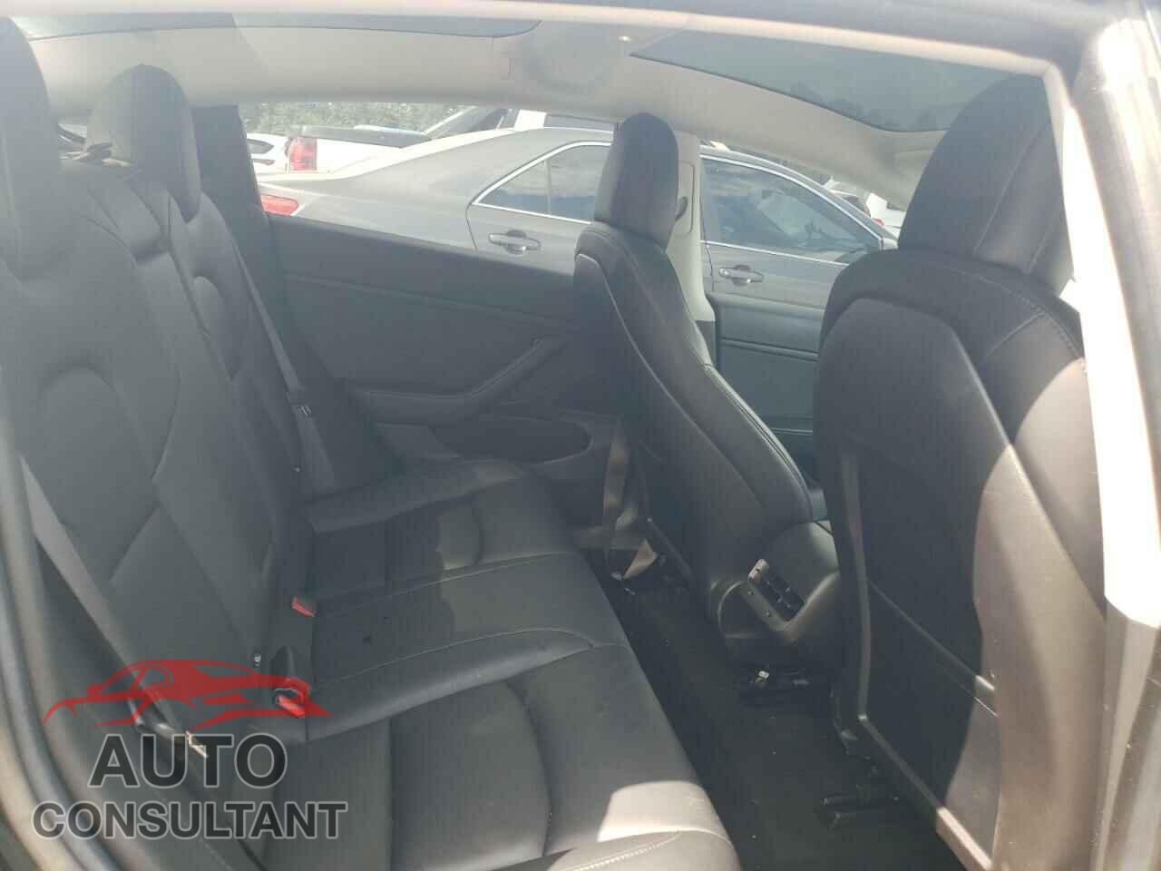 TESLA MODEL 3 2018 - 5YJ3E1EA7JF018570