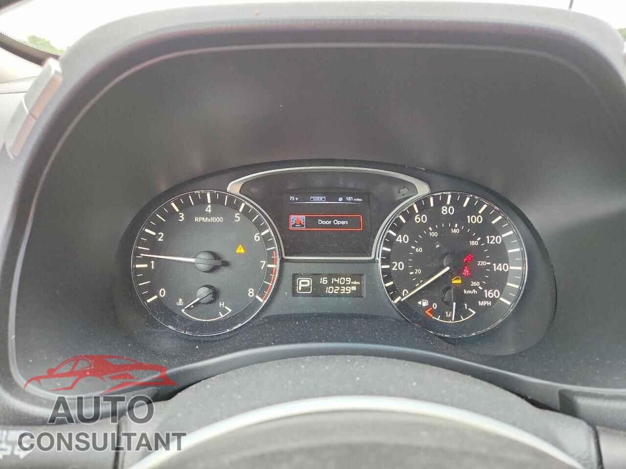 NISSAN PATHFINDER 2015 - 5N1AR2MMXFC658429