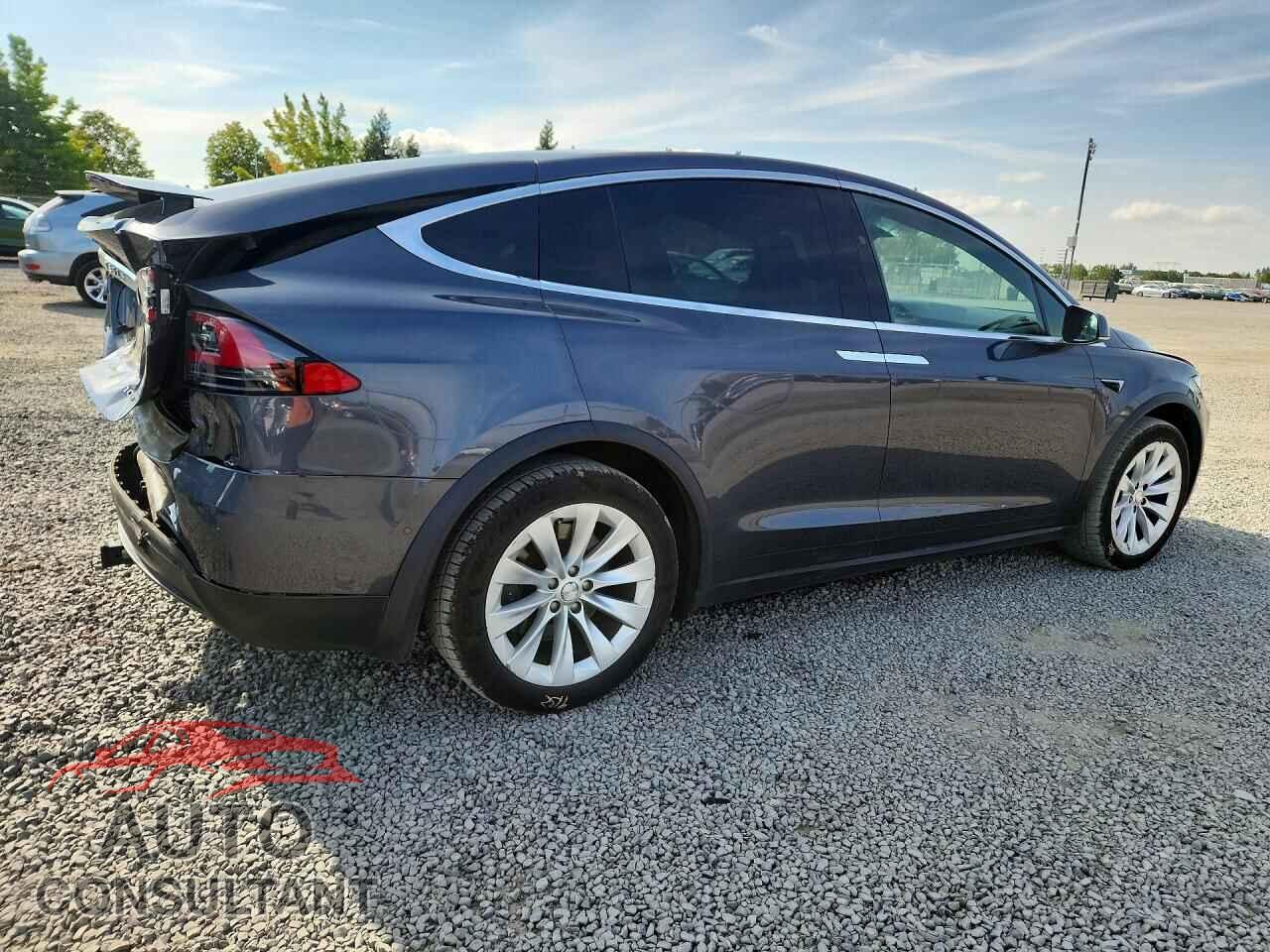 TESLA MODEL X 2019 - 5YJXCDE2XKF152024