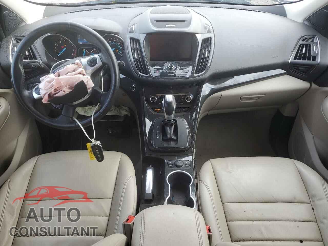 FORD ESCAPE 2015 - 1FMCU9J99FUA77191