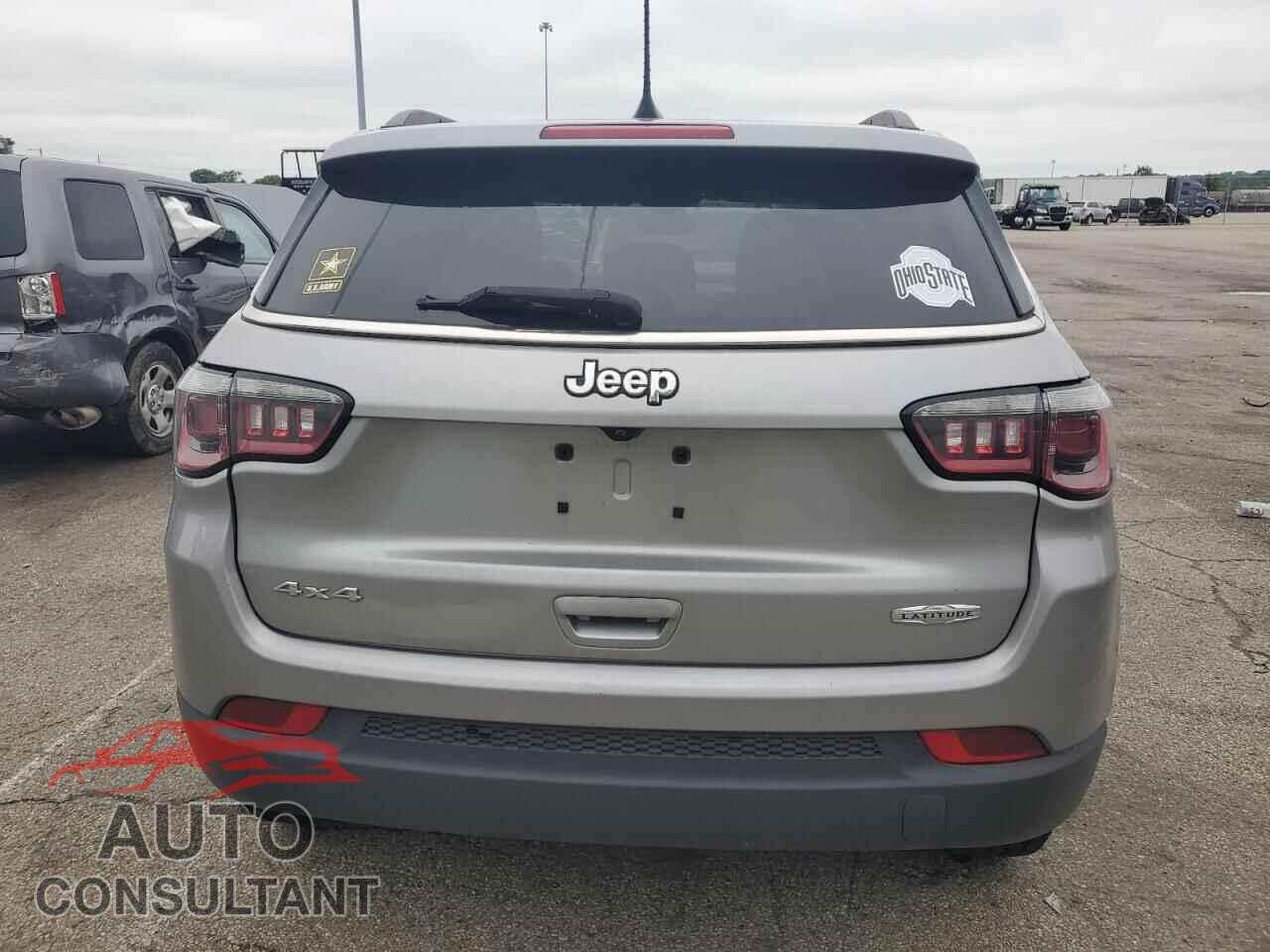 JEEP COMPASS 2018 - 3C4NJDBB0JT456061