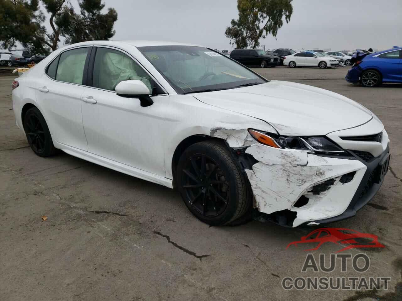 TOYOTA CAMRY 2018 - JTNB11HK1J3067218