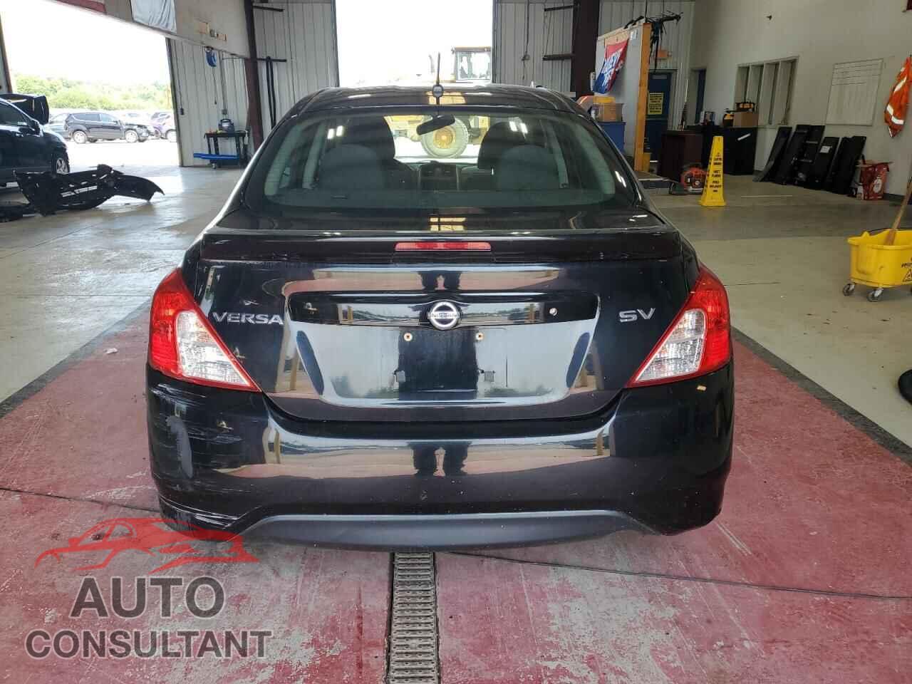 NISSAN VERSA 2017 - 3N1CN7AP3HL803132