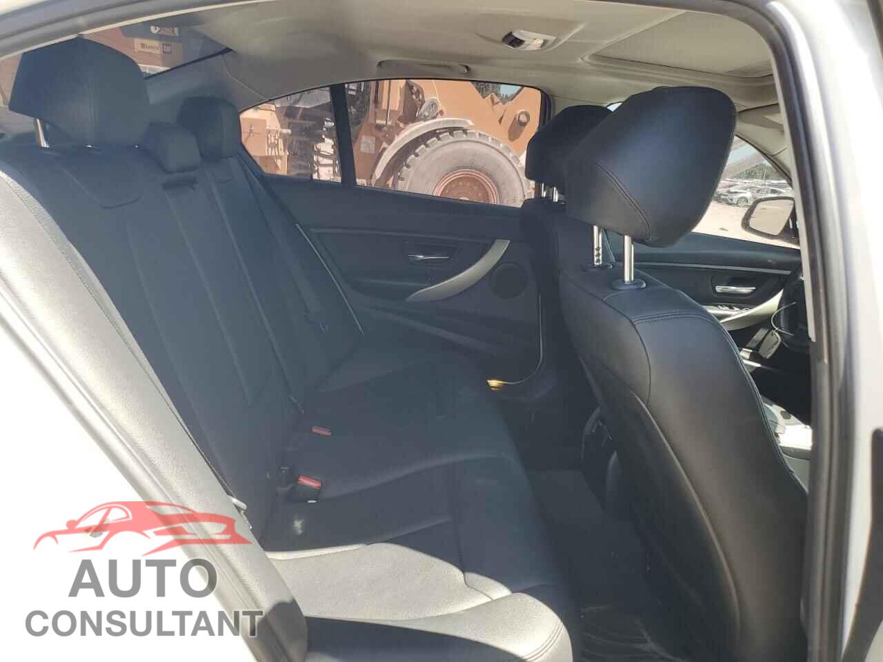 BMW 3 SERIES 2016 - WBA8E5G53GNU22129