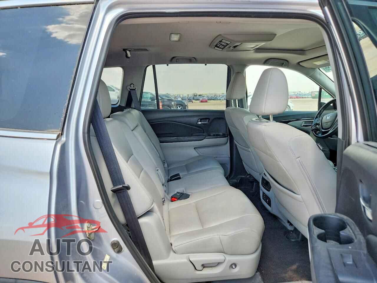 HONDA PILOT 2016 - 5FNYF6H92GB090755