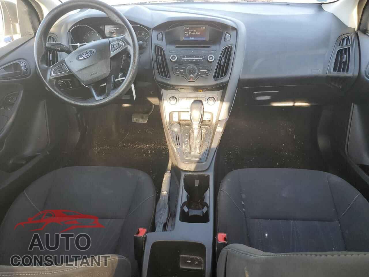 FORD FOCUS 2017 - 1FADP3E29HL312181