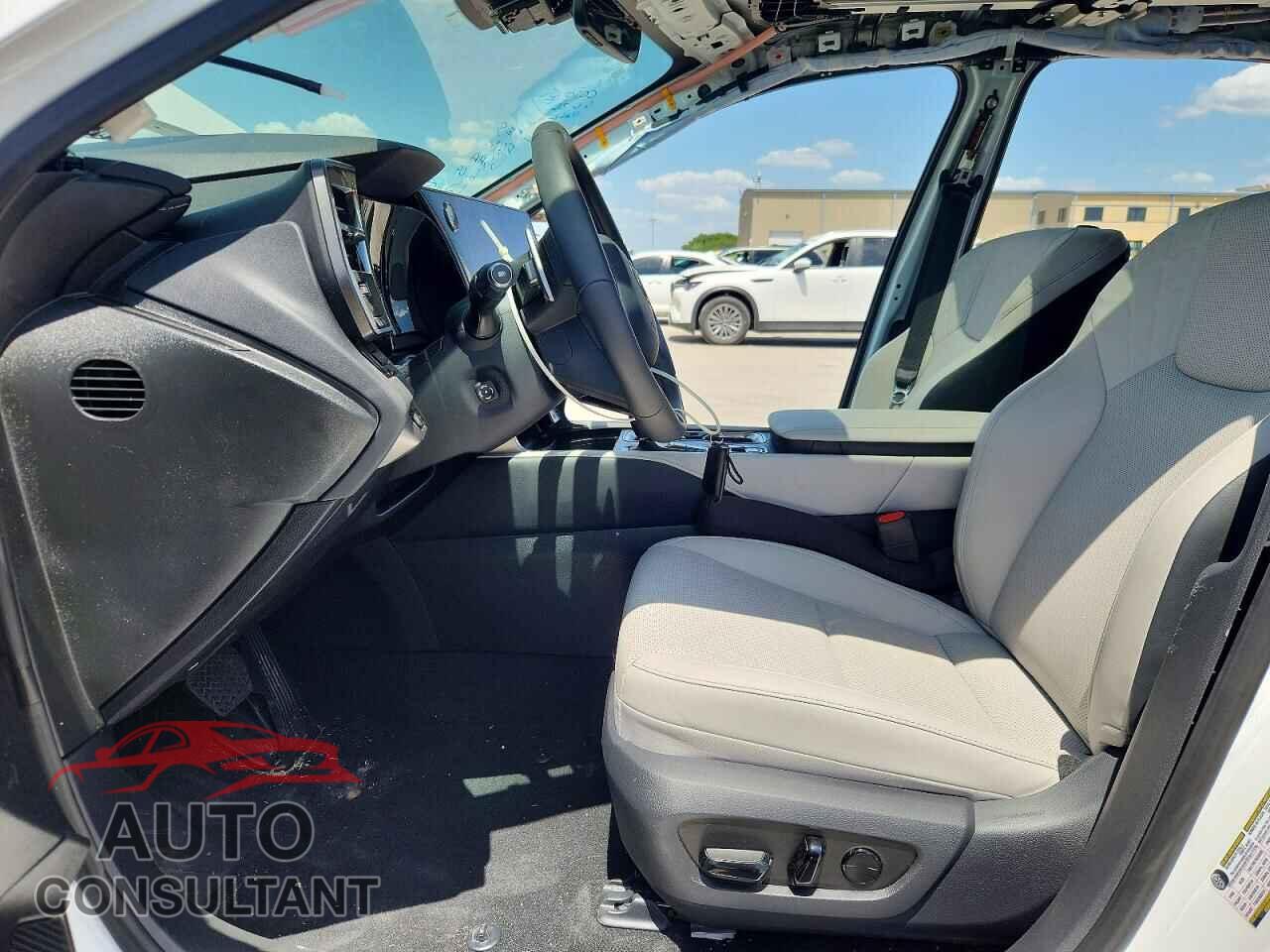 LEXUS UNKNOWN 2025 - 2T2BBMCA0SC088793