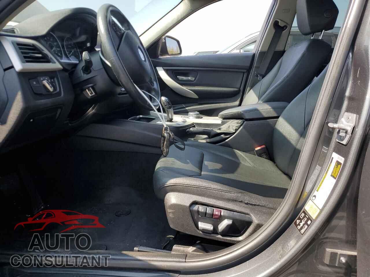 BMW 3 SERIES 2018 - WBA8A3C56JA494723