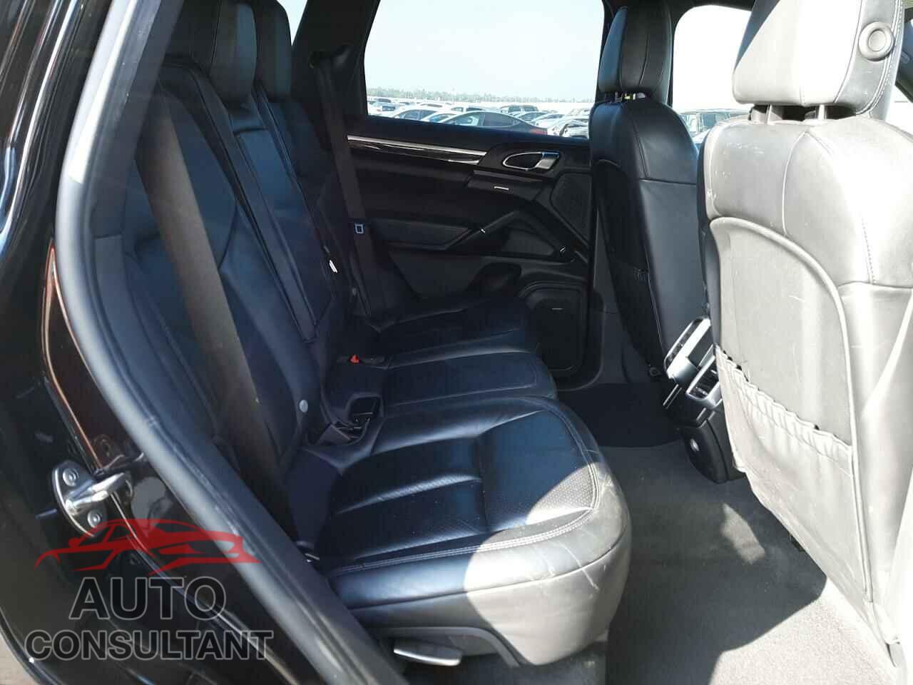PORSCHE CAYENNE 2016 - WP1AA2A20GKA09310