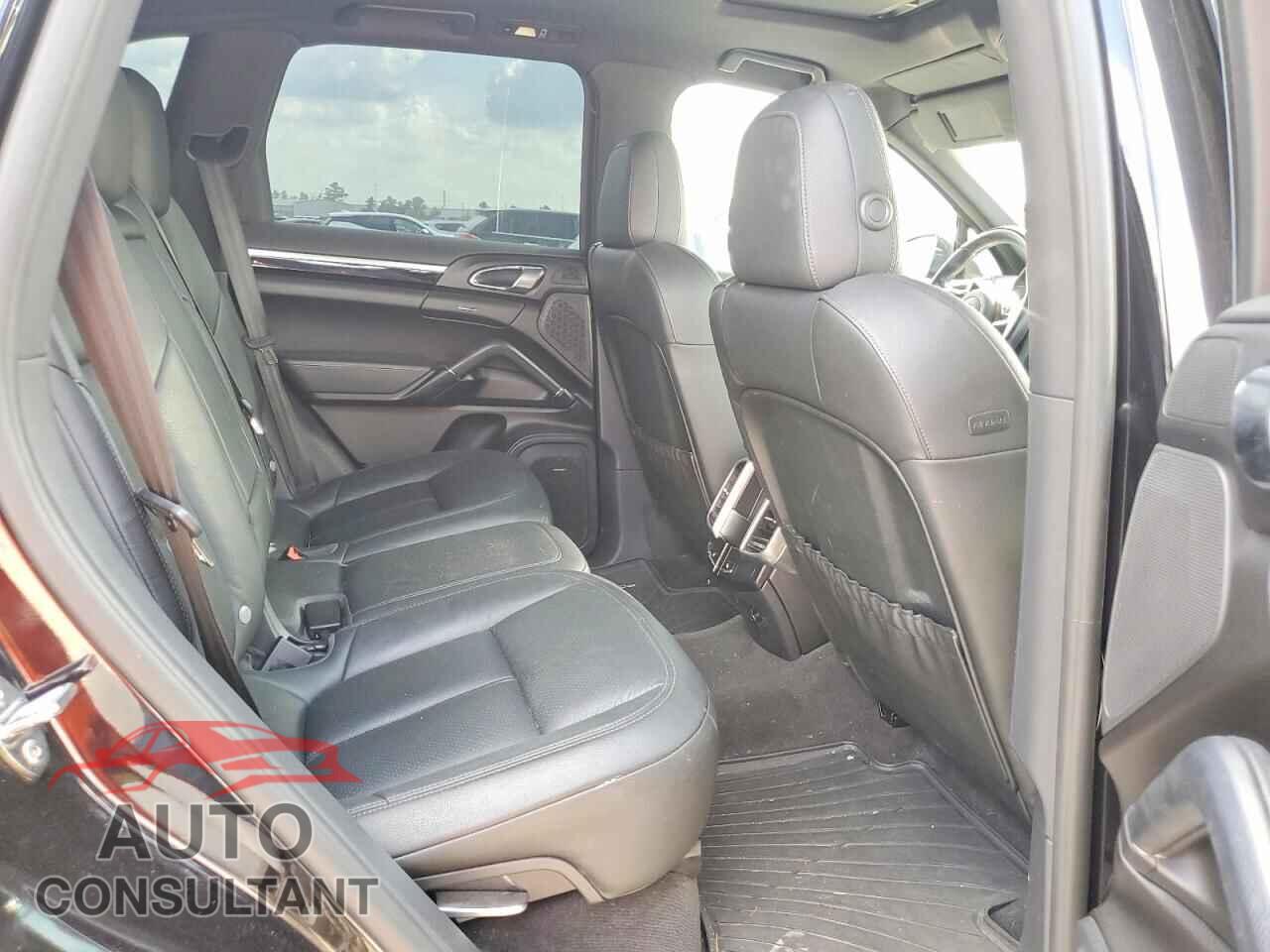 PORSCHE CAYENNE 2015 - WP1AB2A20FLA56701