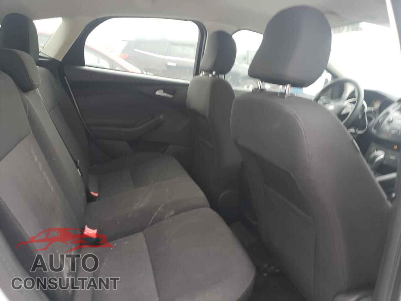 FORD FOCUS 2017 - 1FADP3K29HL286153