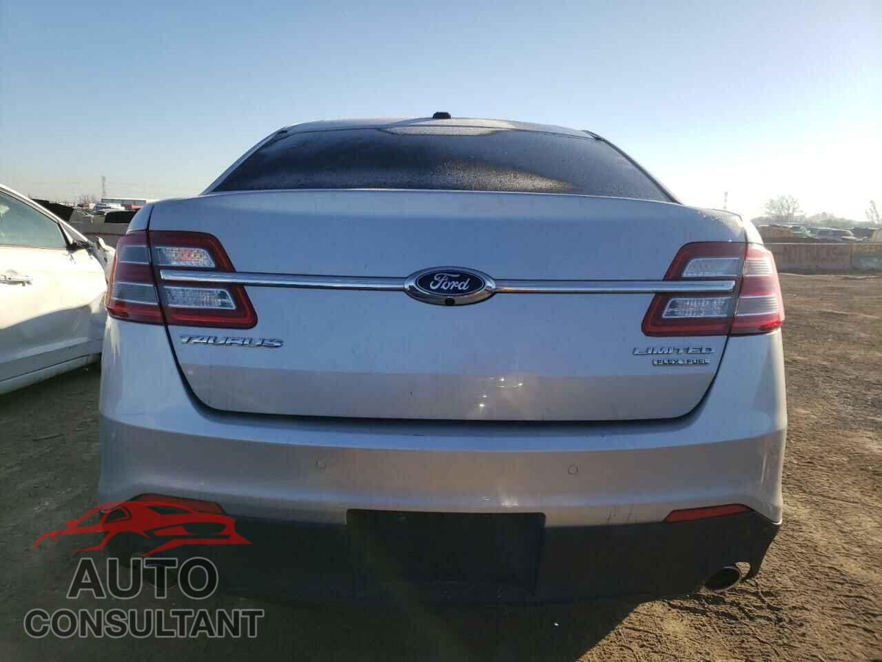FORD TAURUS 2016 - 1FAHP2F82GG120185