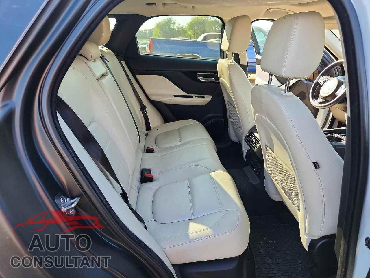 JAGUAR F-PACE 2017 - SADCK2BV7HA886176