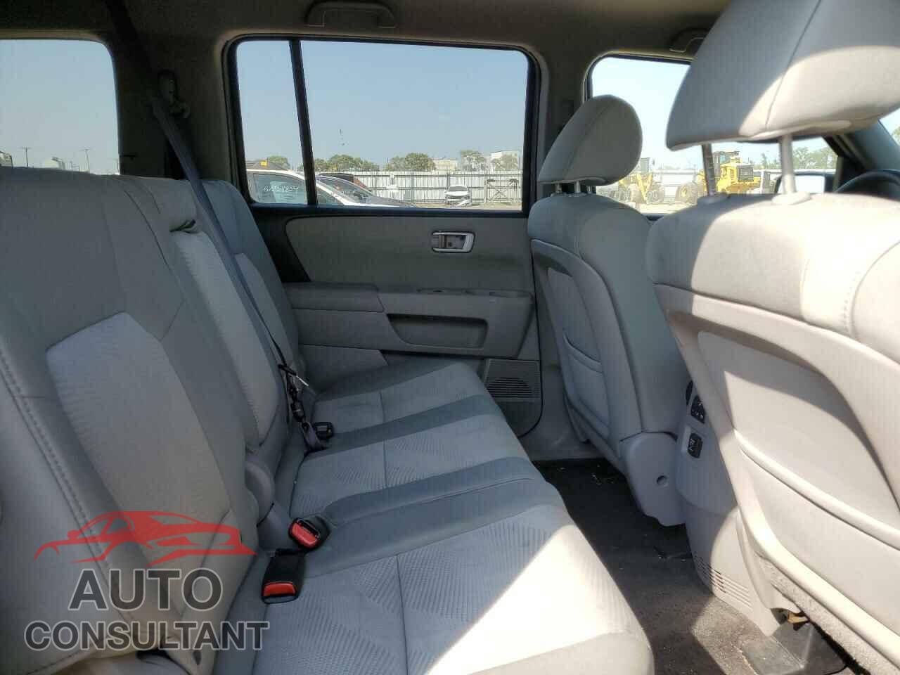 HONDA PILOT 2012 - 5FNYF4H21CB077657
