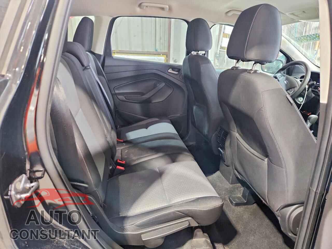 FORD ESCAPE 2017 - 1FMCU9GD1HUC09634