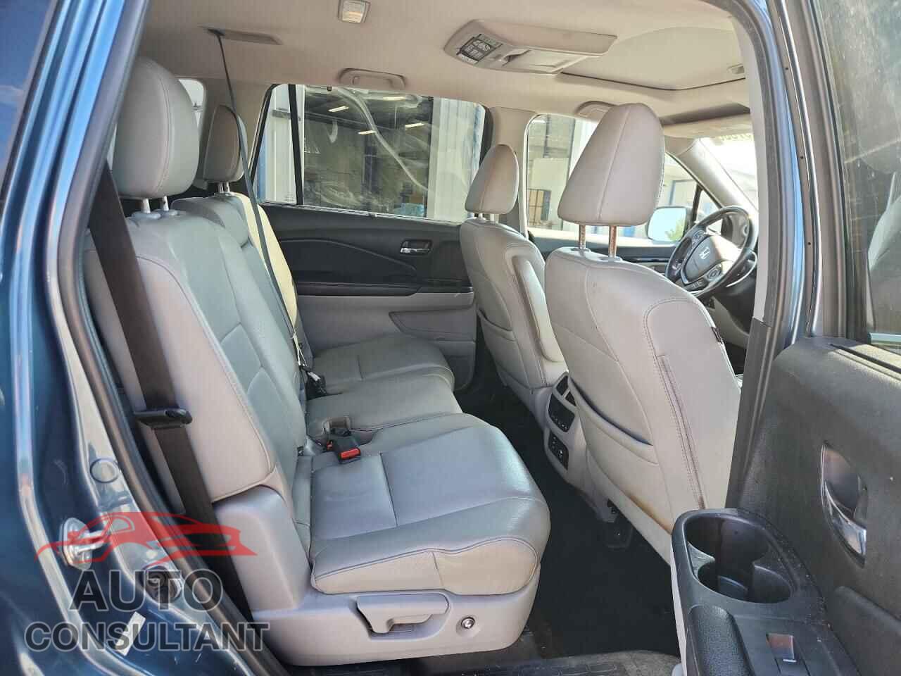 HONDA PILOT 2016 - 5FNYF6H94GB026815