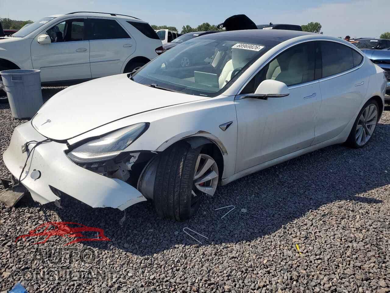 TESLA MODEL 3 2018 - 5YJ3E1EB3JF081352