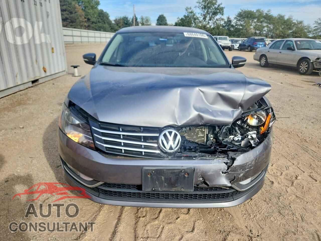 VOLKSWAGEN PASSAT 2015 - 1VWCV7A32FC032565
