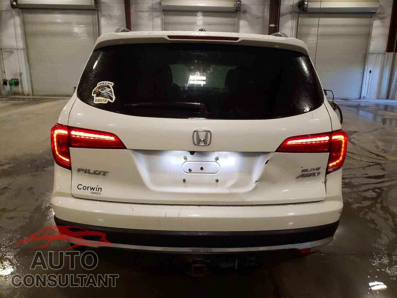 HONDA PILOT 2017 - 5FNYF6H07HB053459