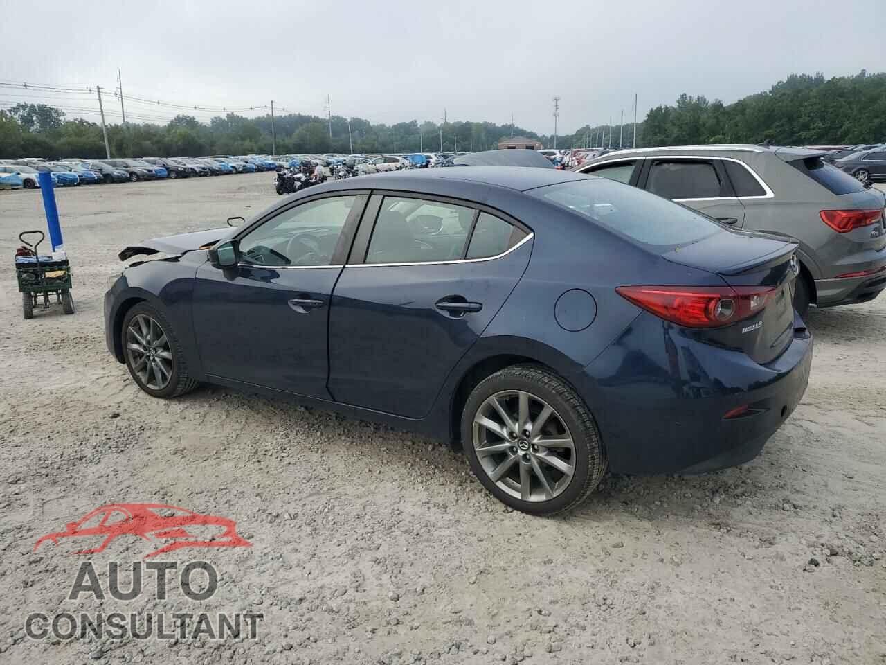 MAZDA 3 2018 - 3MZBN1V37JM236143