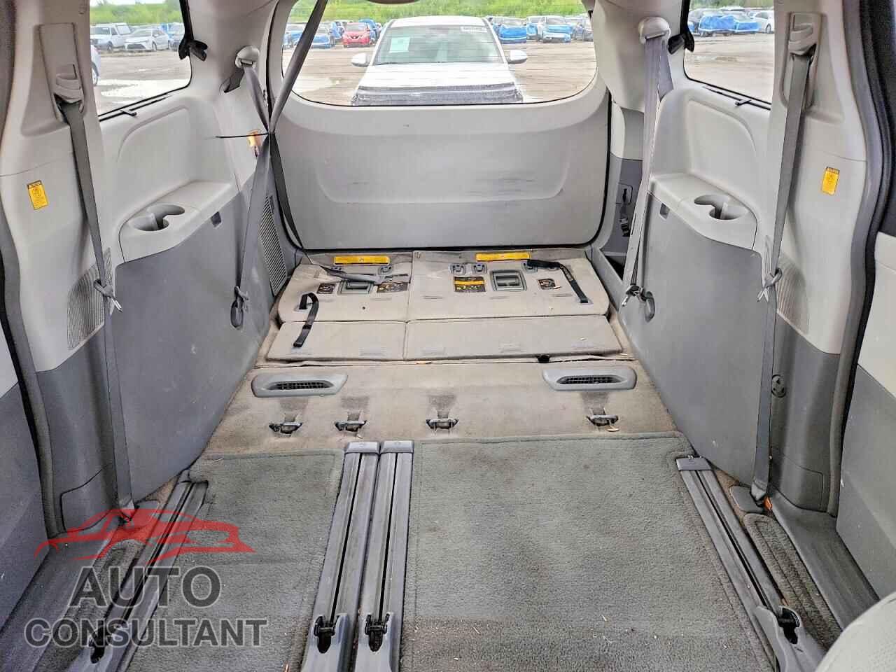 TOYOTA SIENNA 2012 - 5TDYK3DC3CS270490