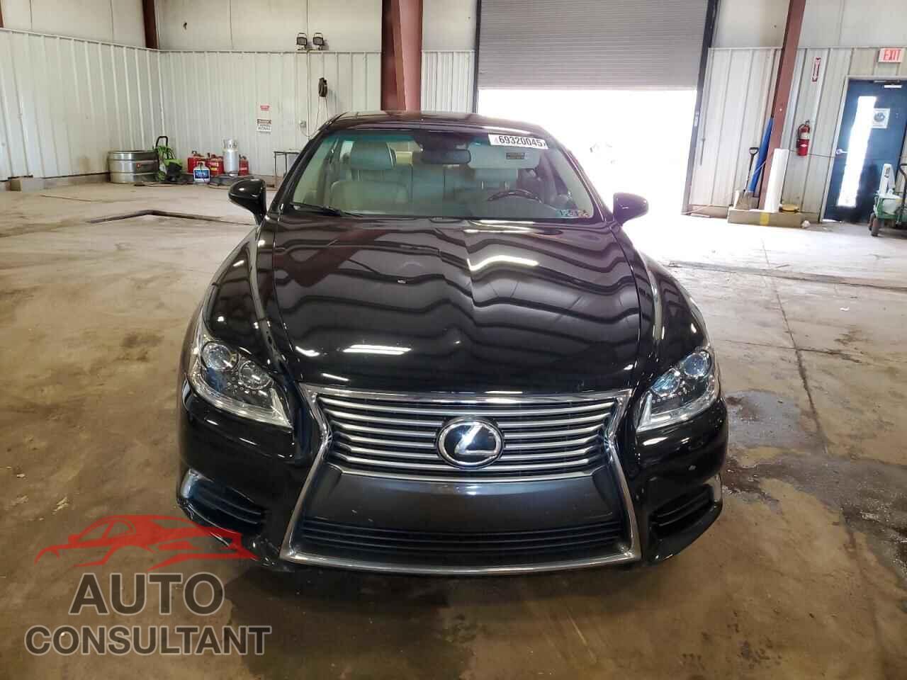 LEXUS LS460 2014 - JTHCL5EFXE5021137