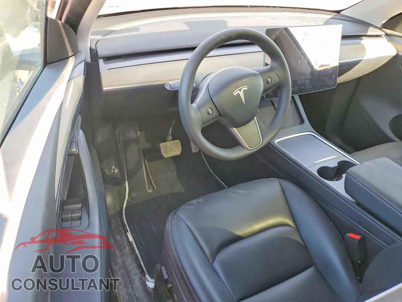 TESLA MODEL Y 2023 - LRWYGDFD7PC164187