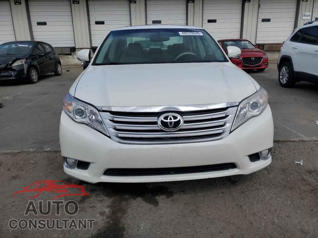TOYOTA AVALON 2011 - 4T1BK3DB4BU430623