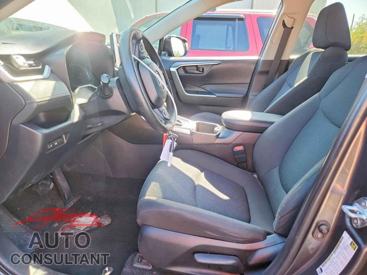 TOYOTA RAV4 2023 - 2T3G1RFV6PC338917