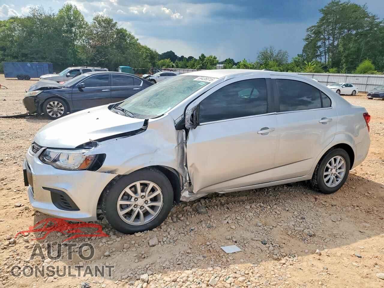 CHEVROLET SONIC 2017 - 1G1JD5SH3H4103497