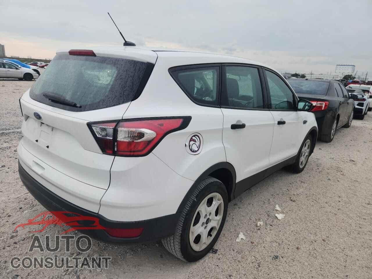 FORD ESCAPE 2017 - 1FMCU0F76HUC37291