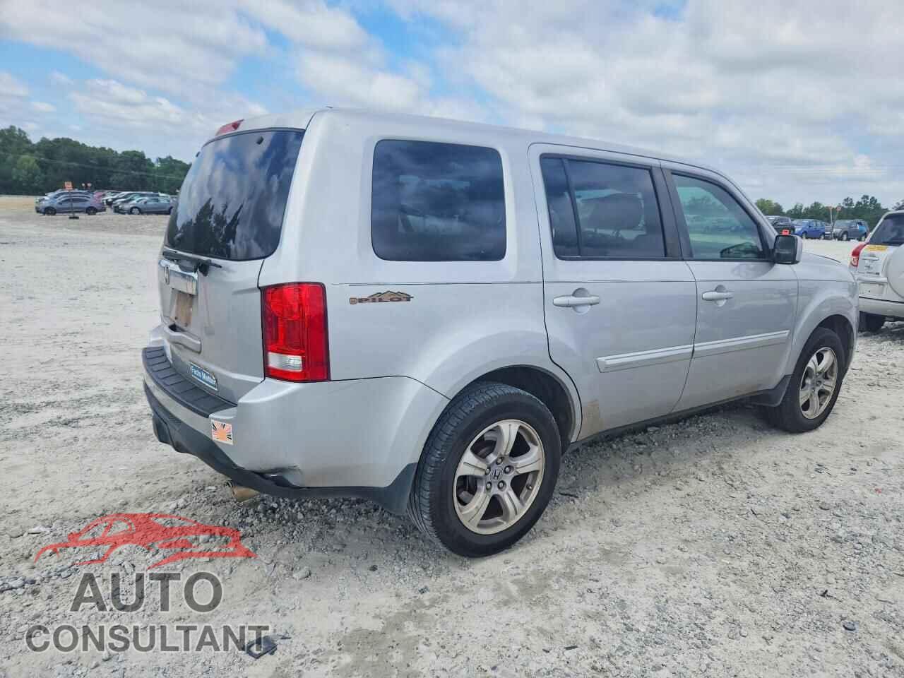 HONDA PILOT 2014 - 5FNYF3H56EB011533