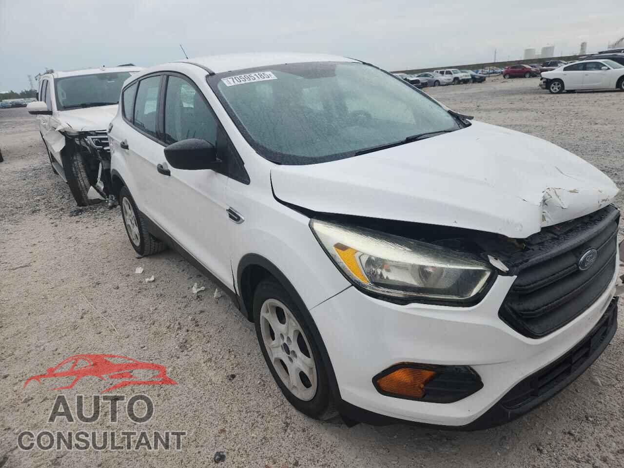 FORD ESCAPE 2017 - 1FMCU0F76HUC37291