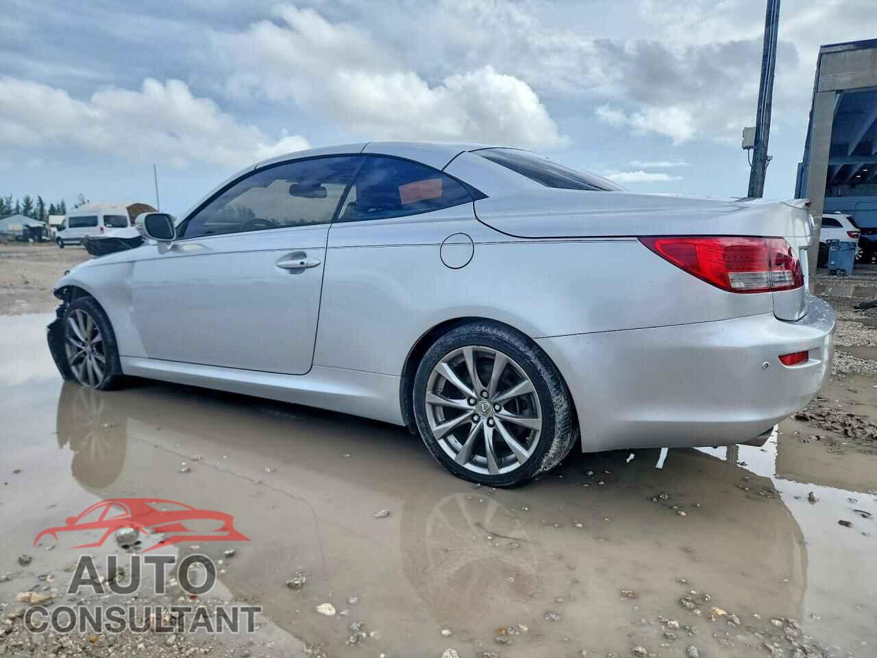 LEXUS IS 2014 - JTHFF2C2XE2531105