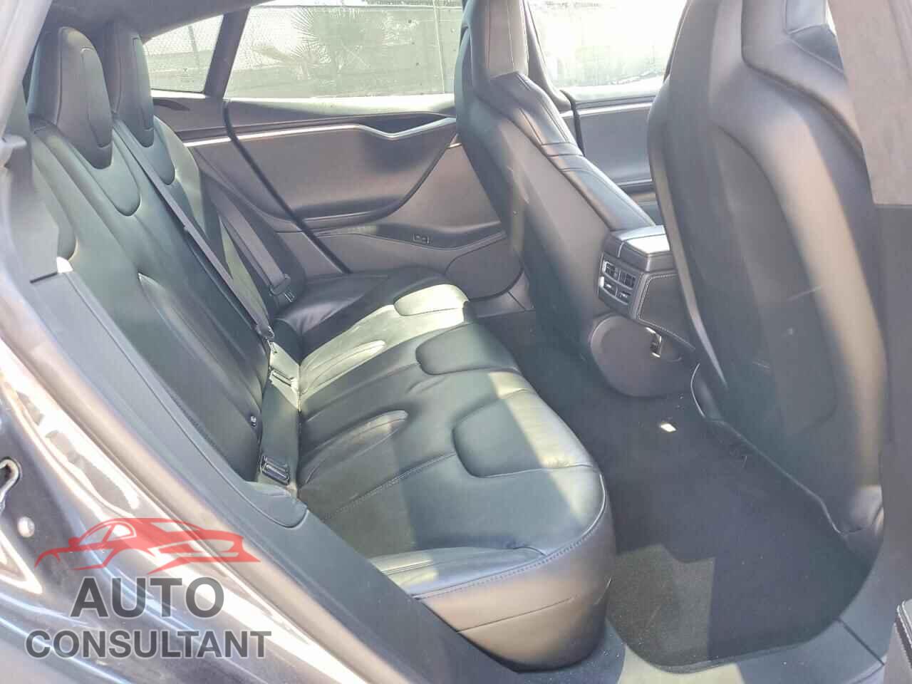 TESLA MODEL S 2016 - 5YJSA1E27GF130004