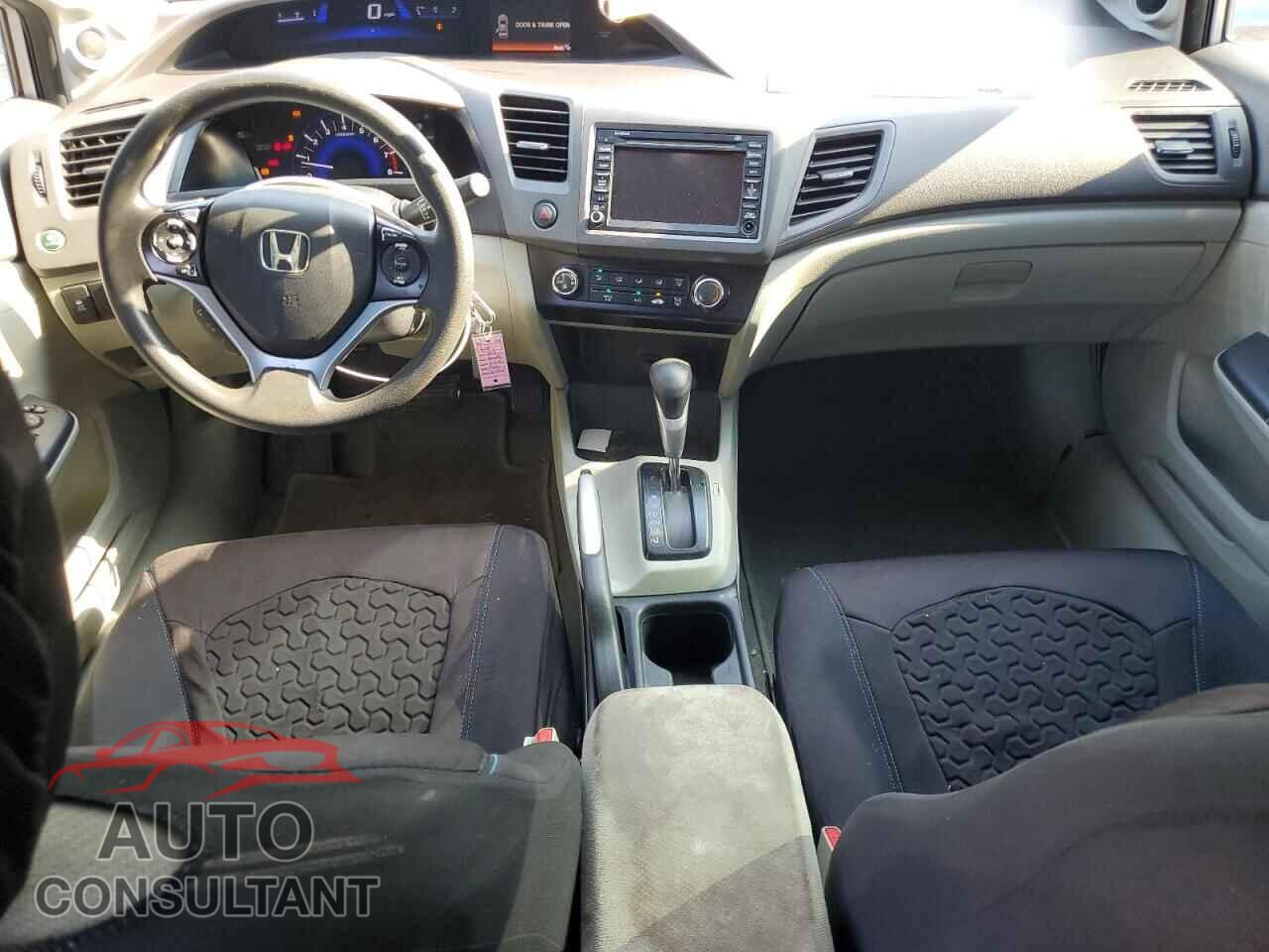 HONDA CIVIC 2012 - 2HGFB2F86CH524347
