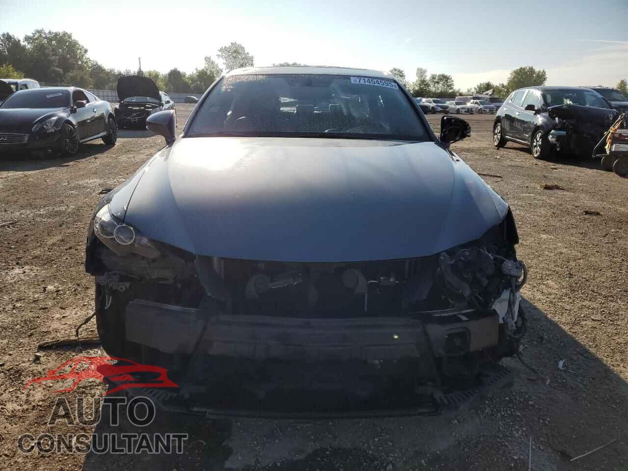 LEXUS IS 2014 - JTHCE1D23E5004200