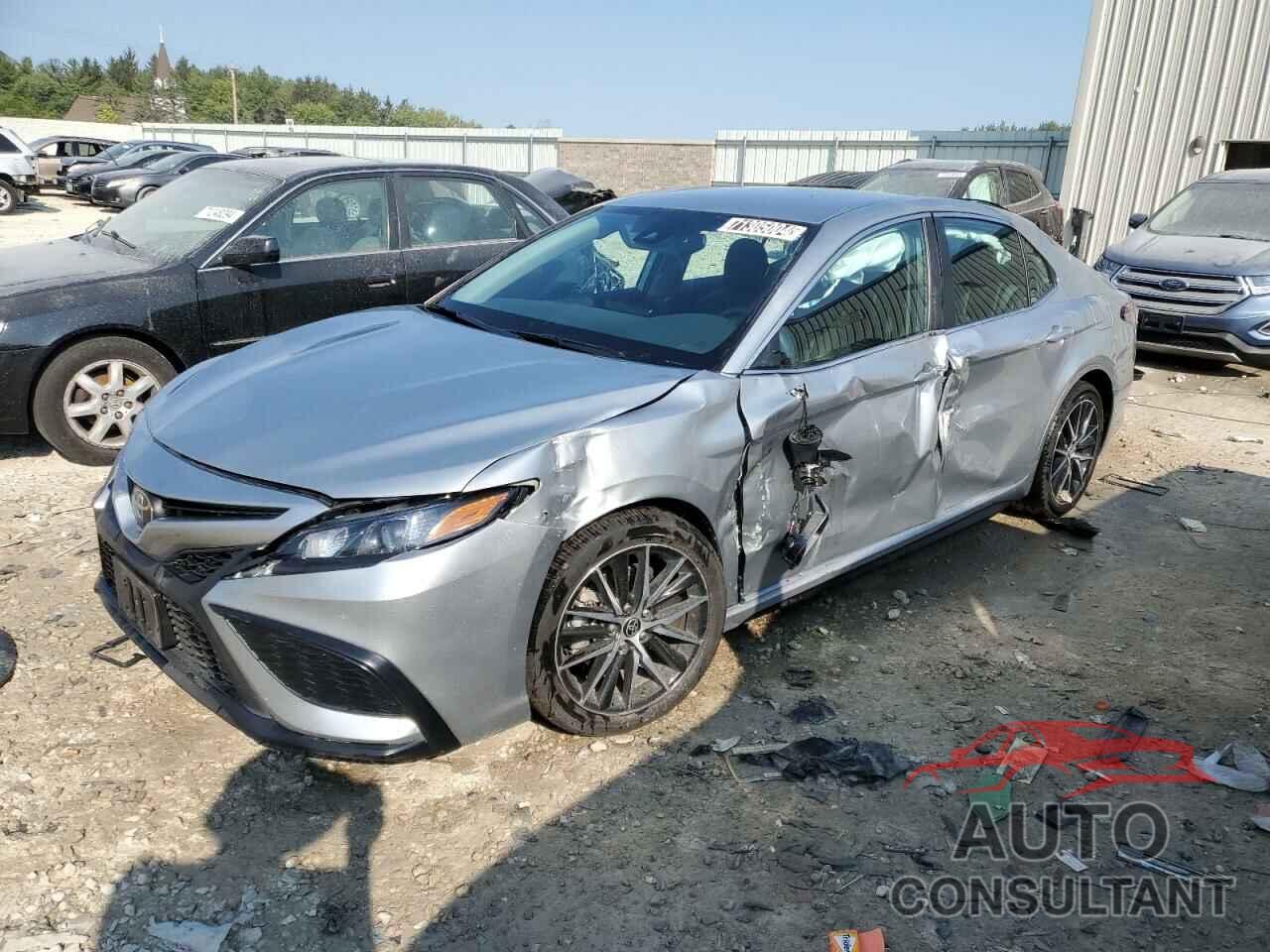 TOYOTA CAMRY 2023 - 4T1G11BK0PU108021