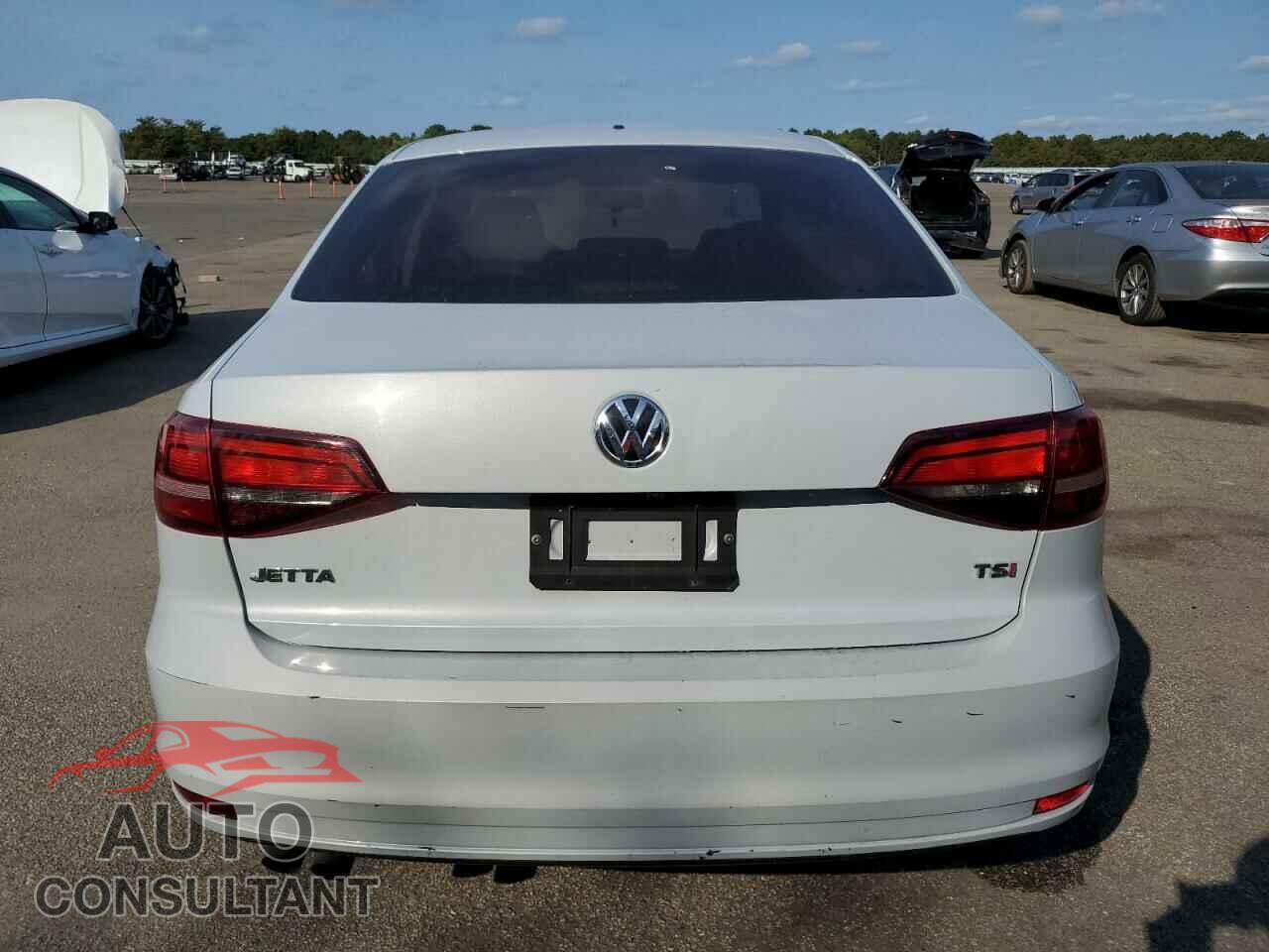 VOLKSWAGEN JETTA 2017 - 3VW2B7AJ7HM324488